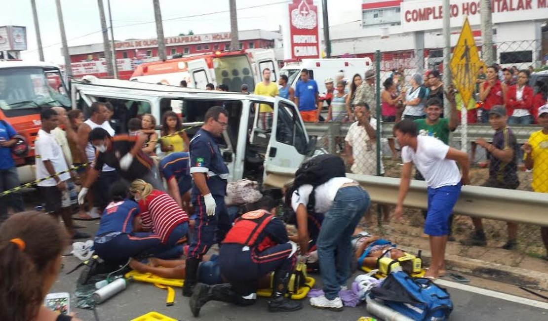 Acidente envolvendo cinco veículos deixa sete feridos na AL 220 em Arapiraca