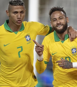 Com três gols de Neymar, Brasil vence o Peru de virada e lidera Eliminatórias