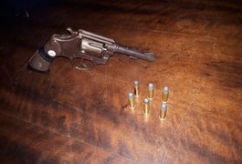 Força tarefa prende homem com moto roubada e arma em Arapiraca