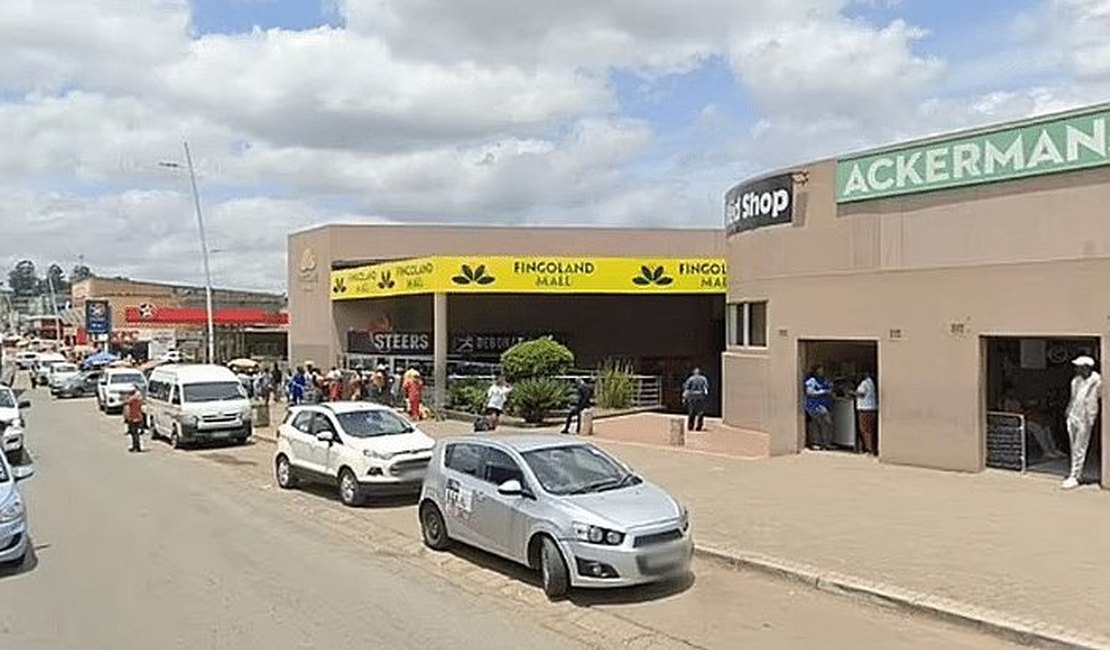 Homem é preso após tentar vender pênis decepado em shopping