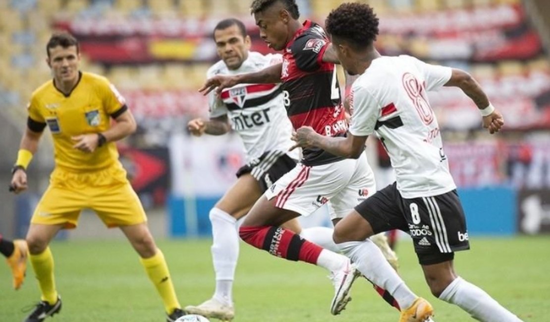 Arrascaeta deve voltar a ser titular no Flamengo na partida de hoje contra o São Paulo