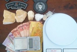 Pelopes apreende drogas, balanças de precisão e prende uma pessoa no bairro Massaranduba