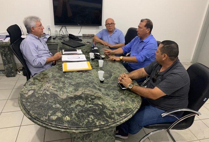 Fabiano Leão se reúne com DER e defende que veículos apreendidos não sejam levados para Maceió