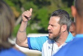 Após sequência de resultados negativos, CSA demite técnico Argel Fuchs