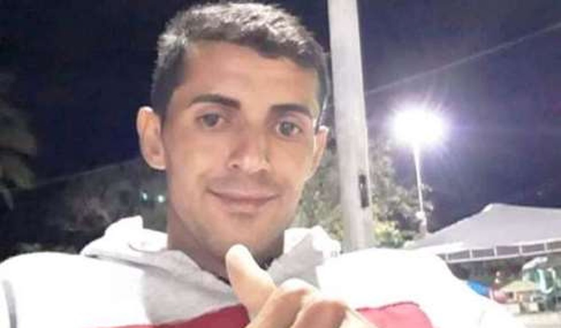 Jovem é morto a tiros quando chegava em casa no município de Pão de Açúcar
