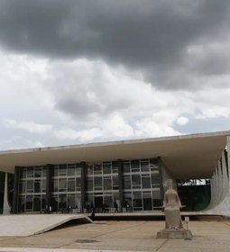 STF deve julgar revisão da condenação de Bolsonaro após eleições