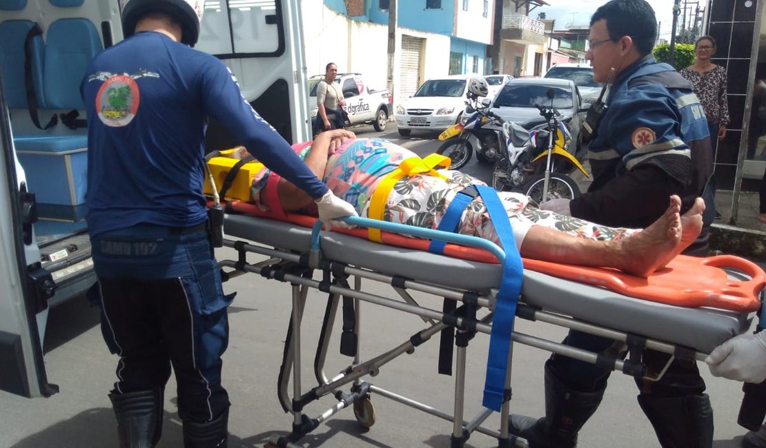 Idosa é atropelada por motocicleta no bairro Alto do Cruzeiro, em Arapiraca