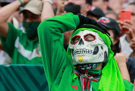 Fifa pune México por cantos ofensivos da torcida durante jogos da Copa