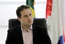 Governador afirma que vai antecipar 13° salário dos servidores