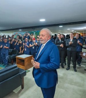 Esposas de ministros do governo Lula assumem cargos com salários de até R$ 37,5 mil