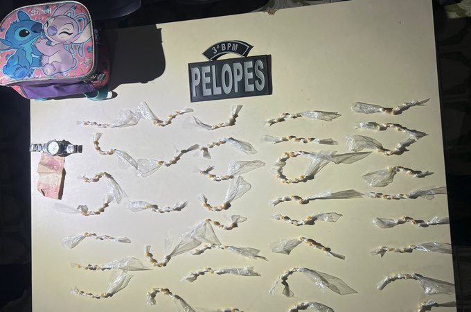 Dois adolescentes de 16 anos são apreendidos após PM encontrar pedras de crack em mochila infantil, em Arapiraca