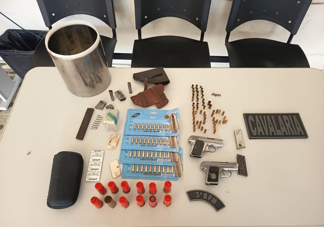 Homem é preso após ameaçar esposa com arma, tentar mata-la enforcada e obrigá-la a tomar remédios em Arapiraca