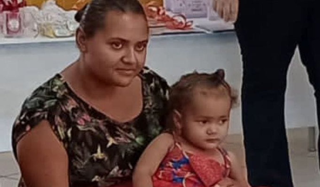 Mulher e filha de 2 anos morrem eletrocutadas no quintal de casa em Olivença