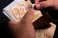 Bancos começam a oferecer o Desenrola, mas atendimento ainda é limitado