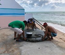 Objeto usado em pesca em alto mar é achado boiando em praia de Maceió