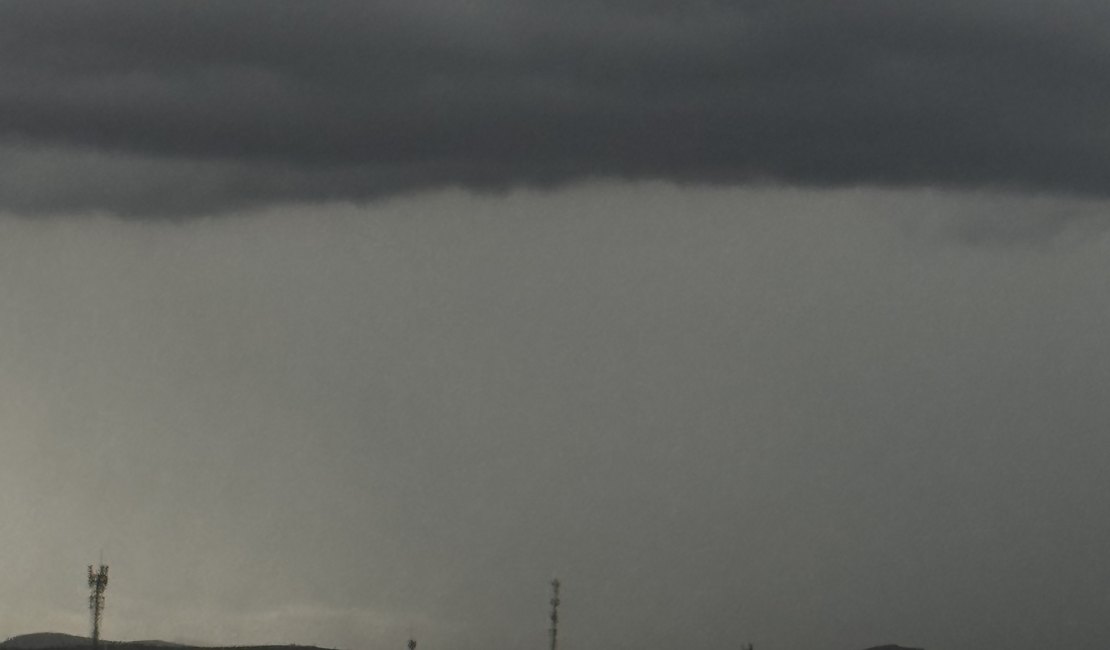 Inmet mantém alerta de chuvas intensas para 54 municípios do interior de Alagoas