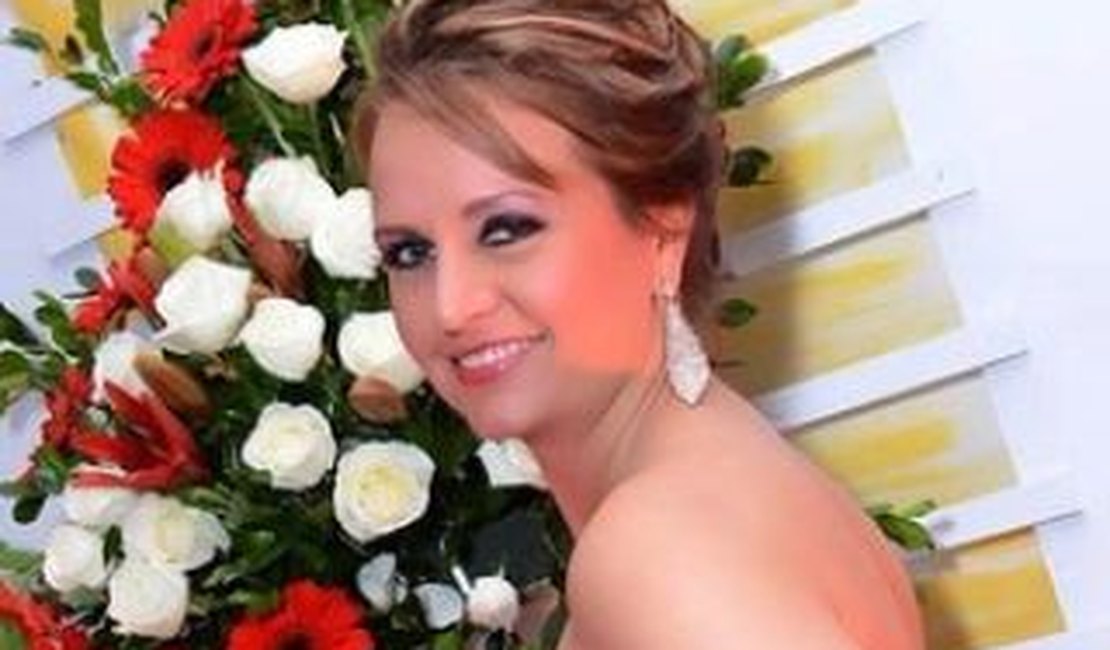 Mulher morre após fazer cirurgia para remover estrias: 'Médico desapareceu'