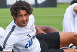 Corinthians negocia ida de Alexandre Pato para o Chelsea