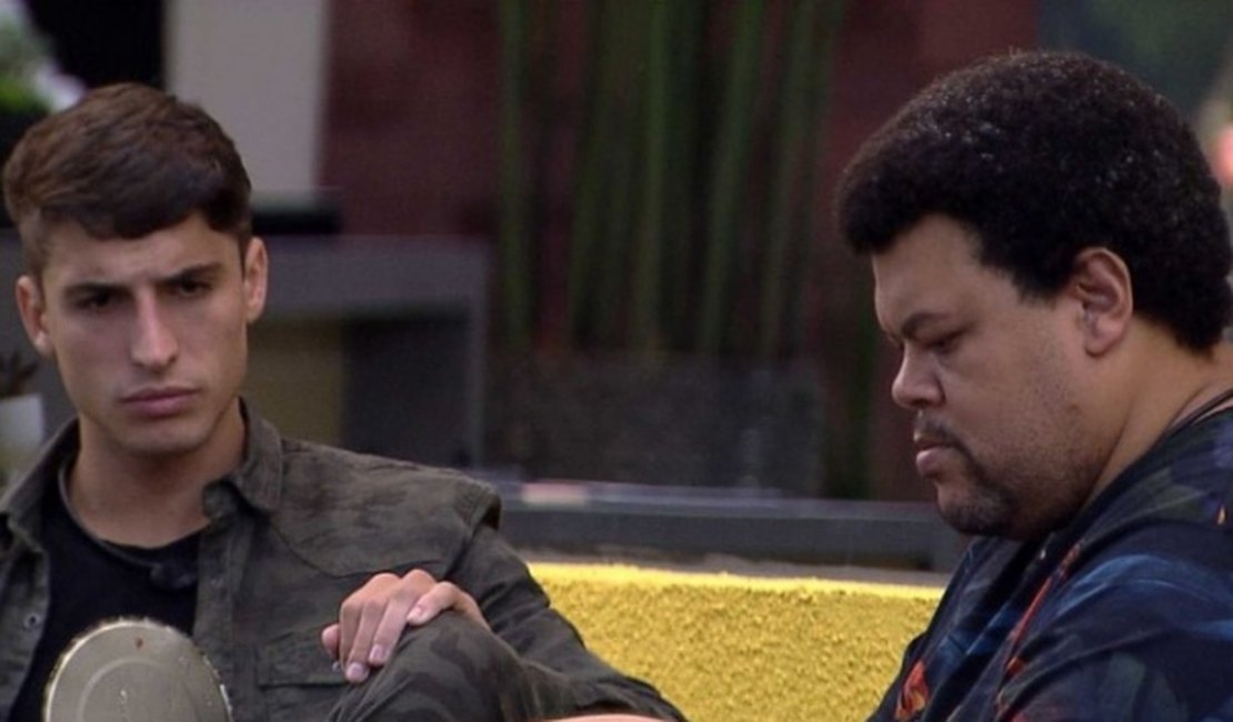 Felipe confessa para Babu: 'Quero muito que a Flayslane fique'