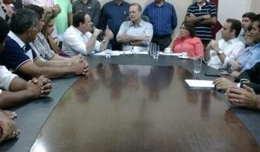 Se não for candidato, Renan sinaliza apoio a Luciano Barbosa ao governo do Estado