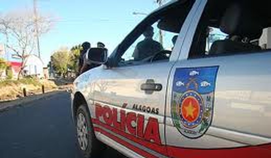 Ladrões levam mais de 30 mil em joias de veículo em Arapiraca