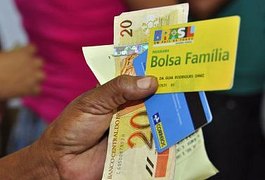 Auxílio emergencial para beneficiários do Bolsa Família começa a ser pago neste quinta-feira