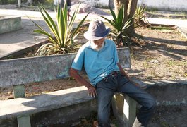 Idoso morre sentado em banco de Praça na cidade de Girau do Ponciano