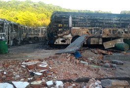 Incêndio em pátio de empresa de ônibus de Salvador destrói ao menos 58 coletivos