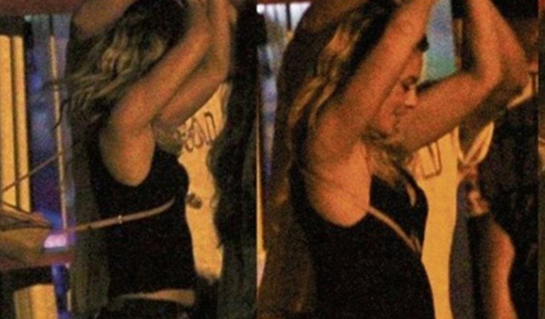 Paolla Oliveira e Juliana Paes comemoram sucesso da novela com festa