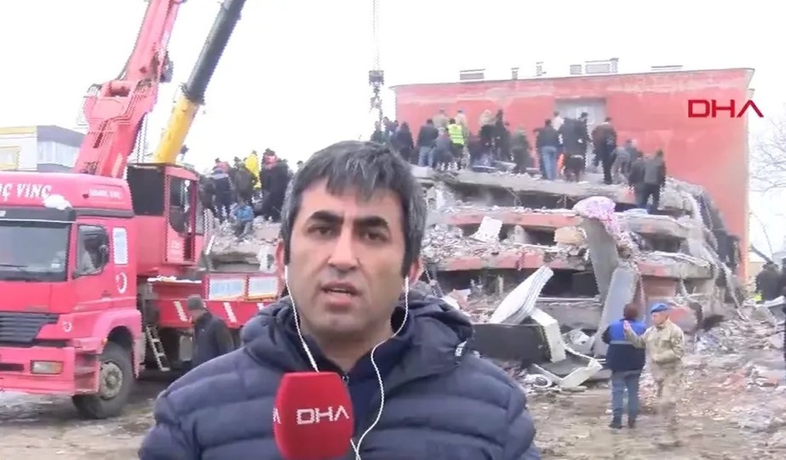 Vídeo. Equipe de TV registra terremoto durante transmissão ao vivo