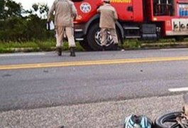 Mulher cai de motocicleta e morre atropelada por ônibus em Inhapi