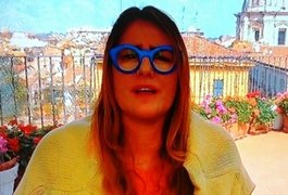 Óculos chamativos de Ilze Scamparini  roubam a cena e ‘quebram’ web