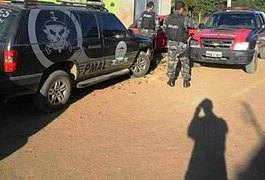 Três criminosos invadem mercadinho, roubam e fogem a pé em Arapiraca