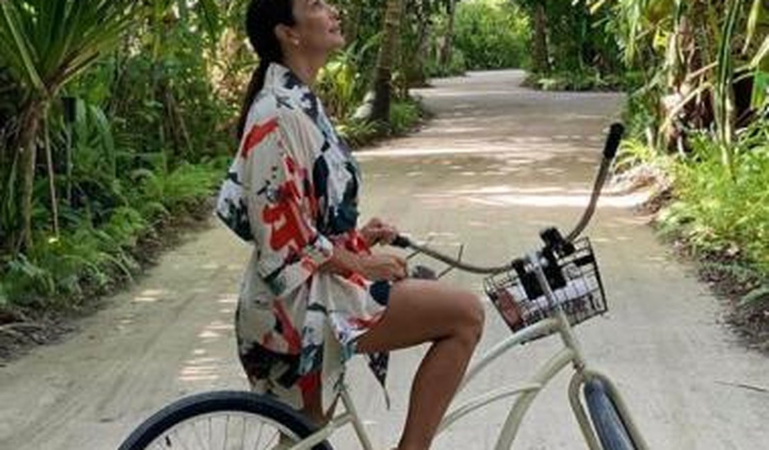 Ivete Sangalo se hospeda em hotel de luxo nas Maldivas com diárias de até R$ 97 mil
