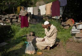 Moradores da Caxemira se preparam para guerra entre Índia e Paquistão
