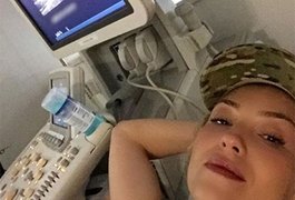 Cantora Thalia alerta fãs sobre importância da prevenção do câncer de mama