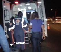 Após picape reduzir velocidade, moto atinge traseira do veículo e condutor fica ferido em Arapiraca