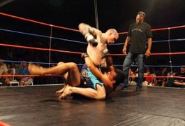 Projeto de lei quer proibir transmissão de lutas de MMA