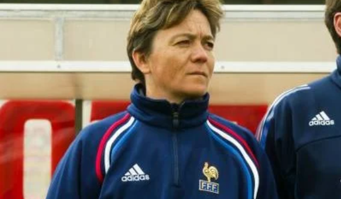 Ex-treinadora da França é acusada de exigir sexo por vagas na seleção