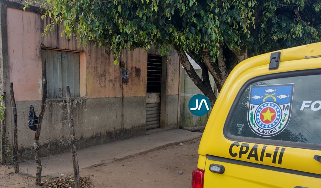 Homem de 27 anos é morto a tiros dentro de bar na zona rural de Arapiraca