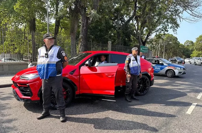 Polícia recupera carro de R$ 4 milhões do rapper Xamã roubado na Zona Norte do Rio