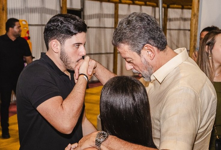 Nepo baby, Alvinho Lira percorre Alagoas, sob a asa do pai Arthur Lira, para conquistar apoio e chegar à Câmara Federal
