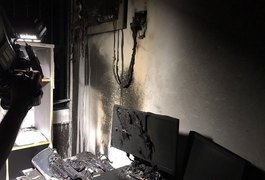Bombeiros são acionados para princípio de incêndio no Fórum de Murici
