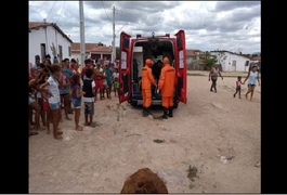 Criminosos não encontram alvo e atiram em mãe dentro de residência no Sertão