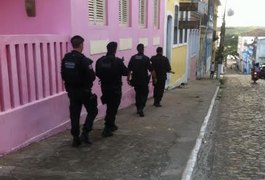 Sem viaturas adequadas, militares trabalham a pé em Alagoas
