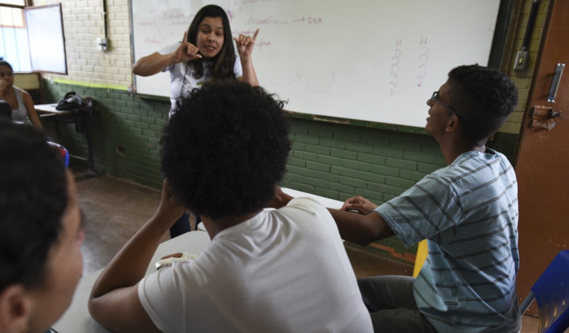 Estudantes surdos poderão ter acesso a vídeo com prova do Enem traduzida