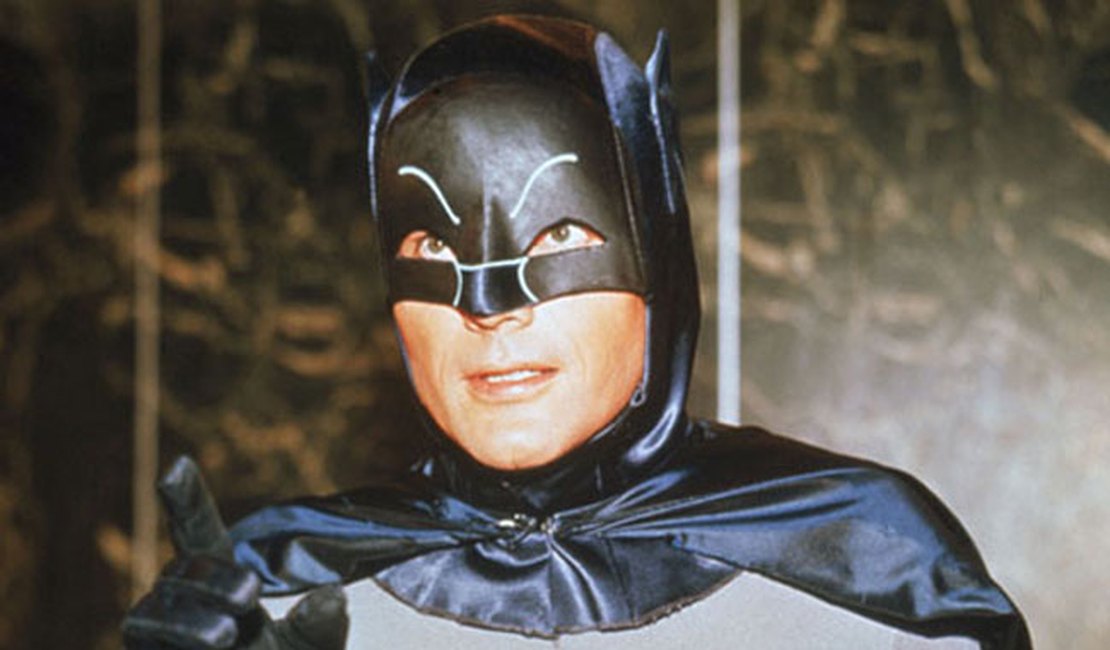 Adam West Conhecido Por Interpretar Batman Na Tv Morre Aos 88 Anos