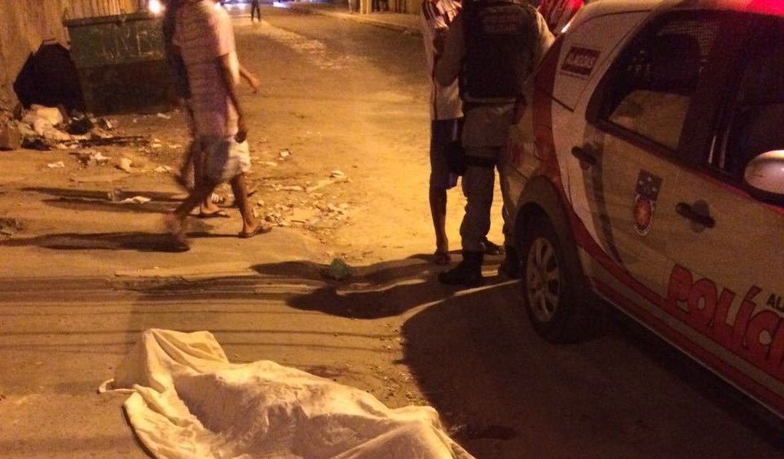 Ex-presidiário é assassinado com vários tiros na Jatiúca, em Maceió