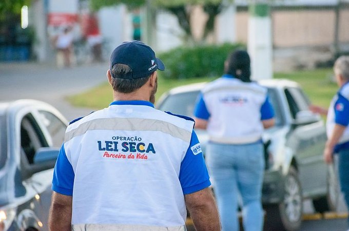 Lei Seca prende quatro suspeitos por tráfico de drogas na parte baixa de Maceió