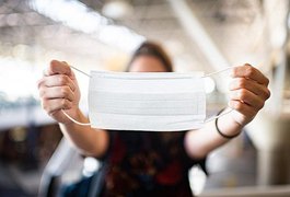 Veja quantas vezes é recomendado lavar sua máscara sem perder a eficácia